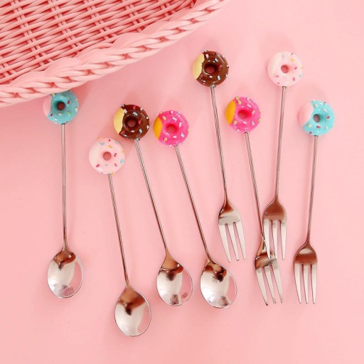 Couverts à dessert avec donut