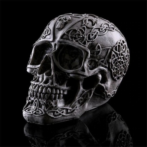 Craniu decorativ cu ornamente