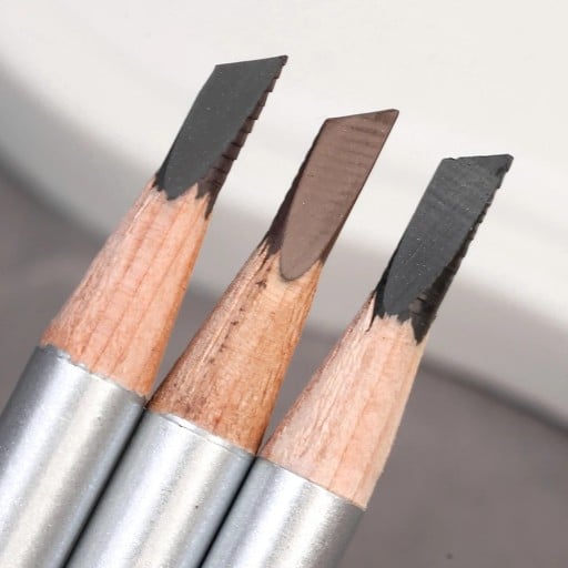 Creion de sprâncene din lemn rezistent la apă 18,5 x 0,8 cm 3,8 g cu vârf înclinat în 3 nuanțe naturale pentru conturarea și modelarea sprâncenelor