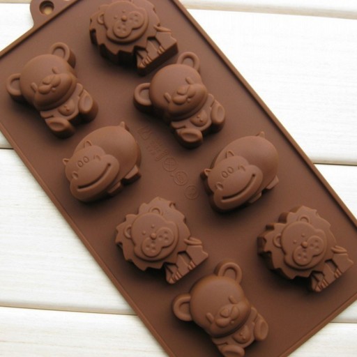 Csokoládé forma állatokkal