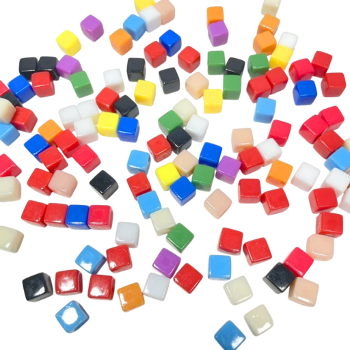 Cubes décoratifs colorés 50 pcs 8 × 8 × 8 mm Cubes acryliques opaques de couleur pleine pour un jeu de puzzle logique