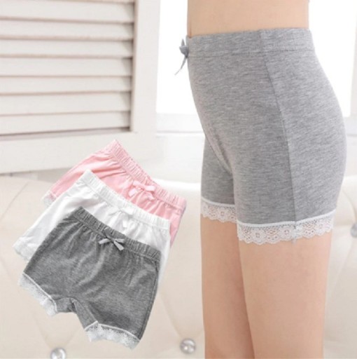 Cuecas de menina com pernas