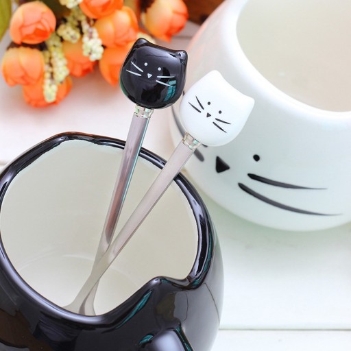 Cuillère à café avec chat