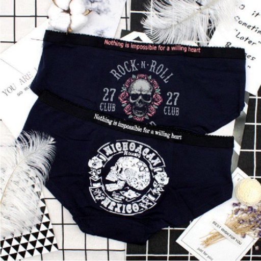 Culottes avec tête de mort