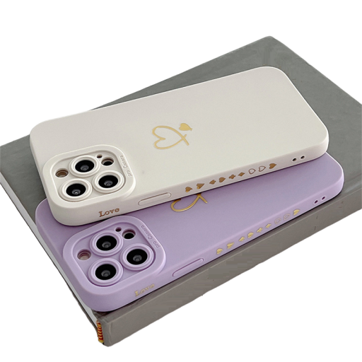 Custodia in silicone con cuore per iPhone 15