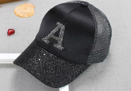 Czapka z daszkiem typu trucker dla dzieci z literą T897