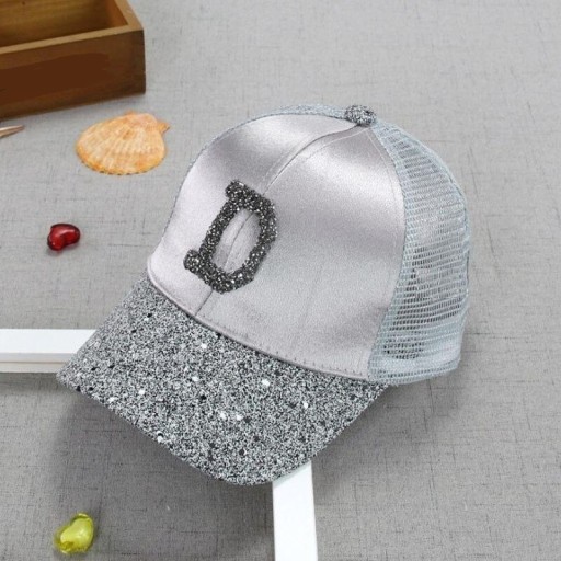 Czapka z daszkiem typu trucker dla dzieci z literą T897