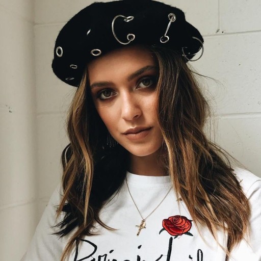 Dame baret hat med ringe J1663