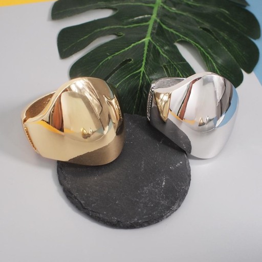 Dame massivt armbånd H587