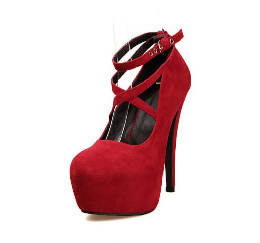 Dame plateau pumps