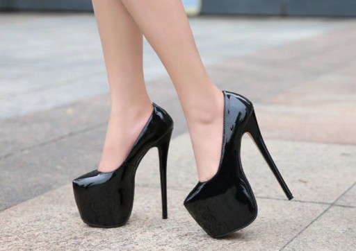 Dame plateau pumps
