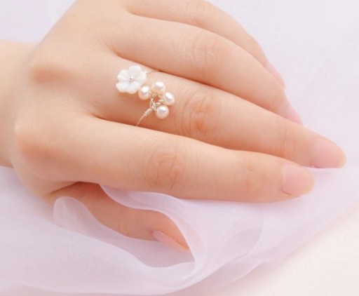 Dame ring med blomst D2012