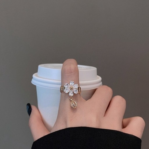 Dame ring med blomst D2902