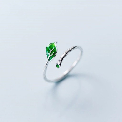 Dame ring med et blad
