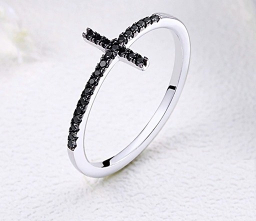 Dame ring med kors D1221
