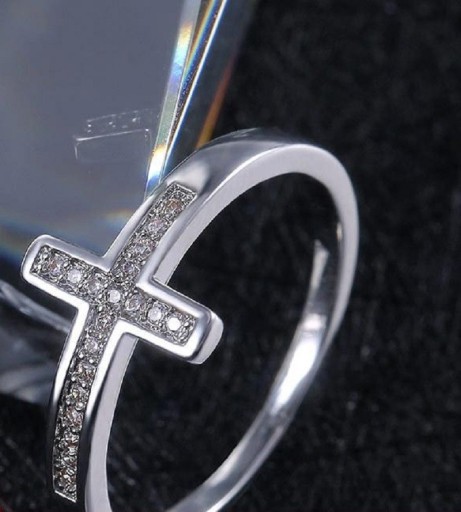 Dame ring med kors D1330