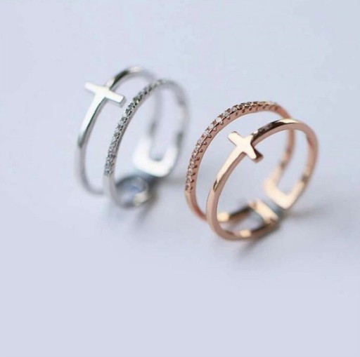 Dame ring med kors D1606