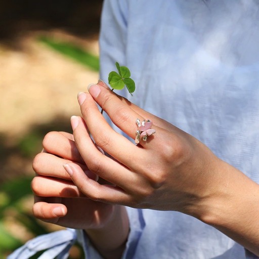 Dame ring med sommerfugl D1582