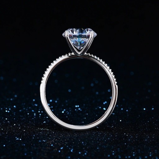 Dame ring med zirkon