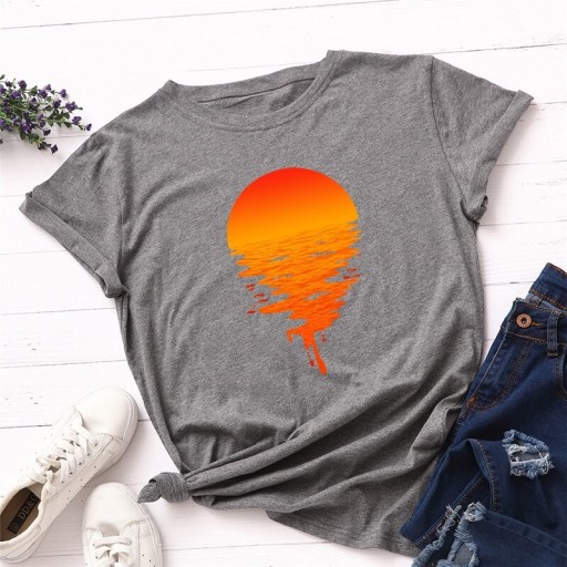 Dame T-shirt med solnedgangsprint