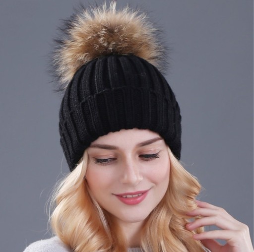Dame vinterhue med pompon