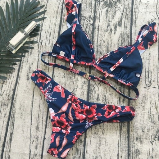 Damebikini med blomster P416