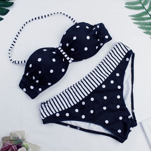 Damebikini med polkaprikker P612