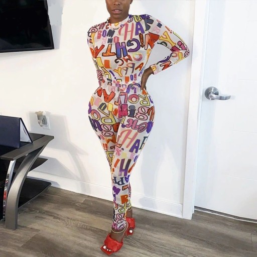 Damejumpsuit med bogstaver
