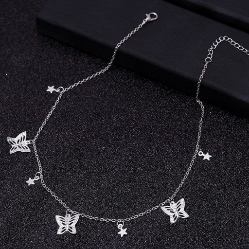 Damen-Halskette mit Anhängern in Form von Schmetterlingen und Sternen Zarte Kette mit Verlängerungsende Modeschmuck Metall Länge 36 cm