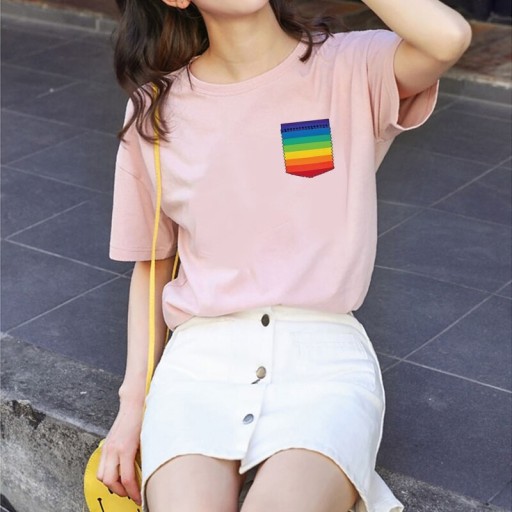 Damen-T-Shirt mit Regenbogentasche