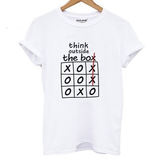 Damen-T-Shirt mit Tic-Tac-Toe-Aufdruck