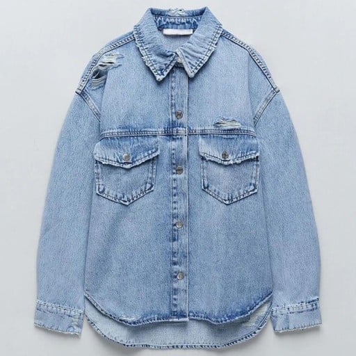 Dames denim overhemdjack met een losse pasvorm Gescheurd effect Borstzakken met klep Afgeronde onderrand Lichtblauw Polyester en katoen