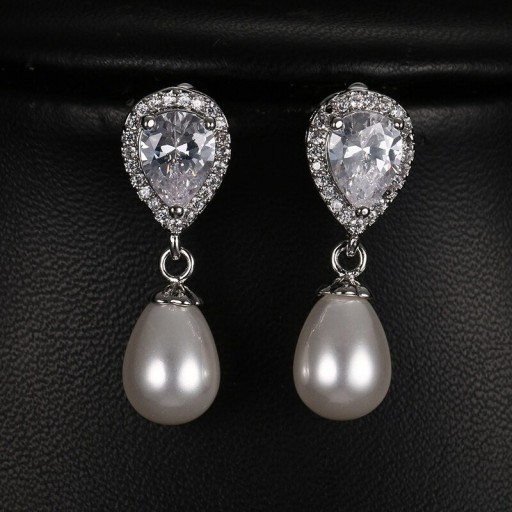 Dames oorbellen met parels en zirkonen