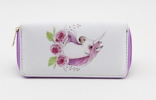 Dames portemonnee met rits met een eenhoornprint Langwerpige vorm Speelse kleurrijke motieven Materiaal PU leer en polyester Afmetingen 20 x 10 x