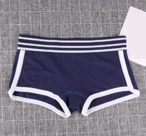 Dames slipje met een panty A624