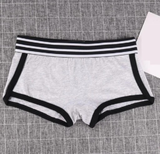 Dames slipje met een panty A624