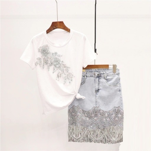 Dames T-shirt en spijkerrok