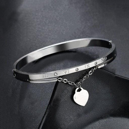 Damesarmband met Romeinse cijfers en hartjes