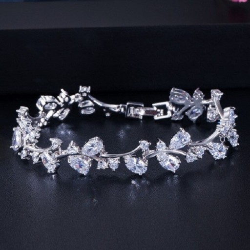 Damesarmband met stenen P109