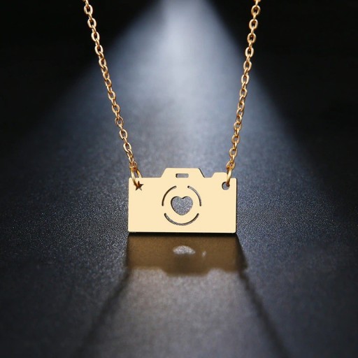 Damesketting met camera