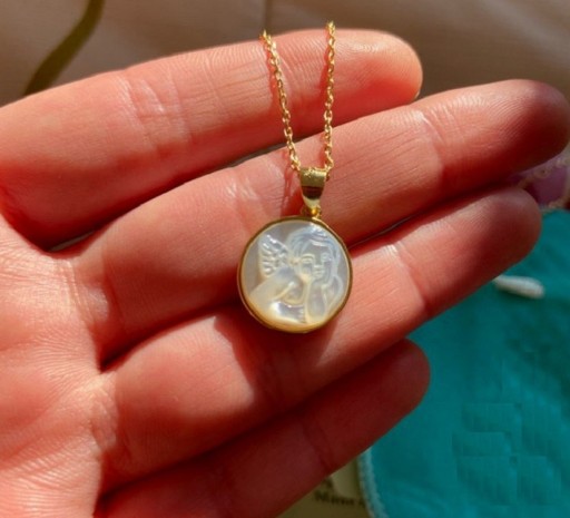 Damesketting met de Maagd Maria en een engel