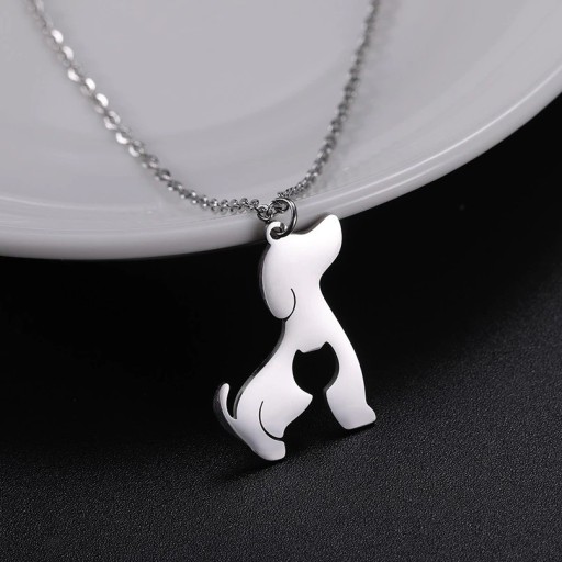 Damesketting met dieren