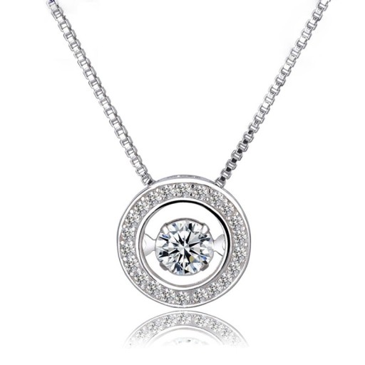 Damesketting met een kristal in een cirkel