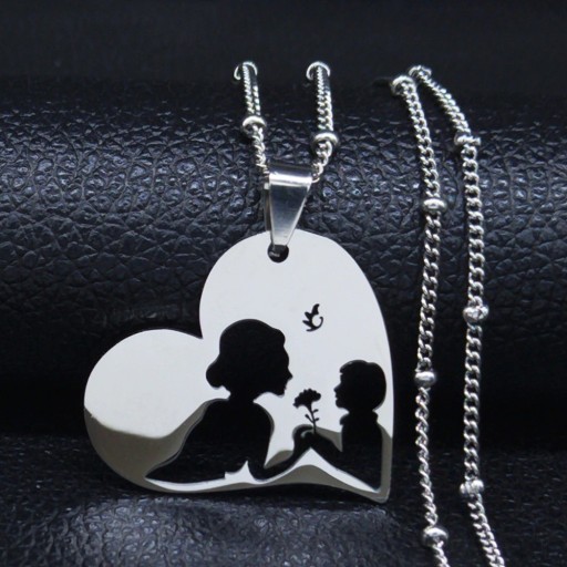 Damesketting met familiehanger