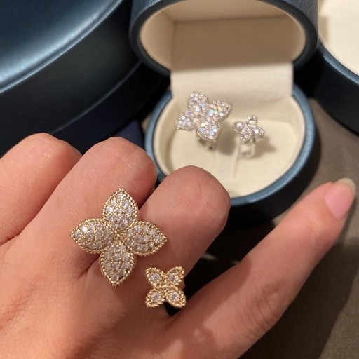 Damesring met bloemen D1299