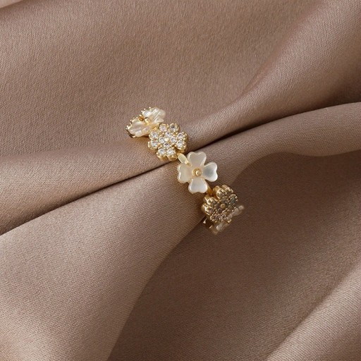 Damesring met bloemen D2811