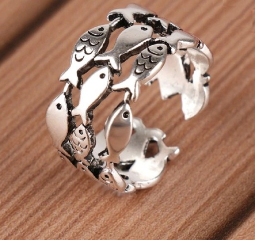 Damesring met vis D2976