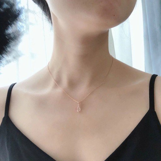 Damhalsband med en droppe av kristall