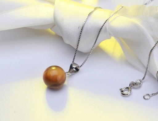 Damhalsband med runt hänge D743