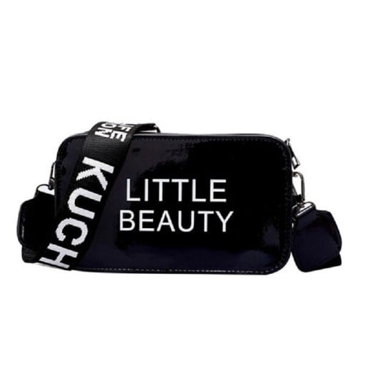 Dámska crossbody kabelka cez rameno Lesklý povrch Nápis na prednej strane Široký popruh s potlačou Zapínanie na zips PU koža 21 x 12 x 6 cm